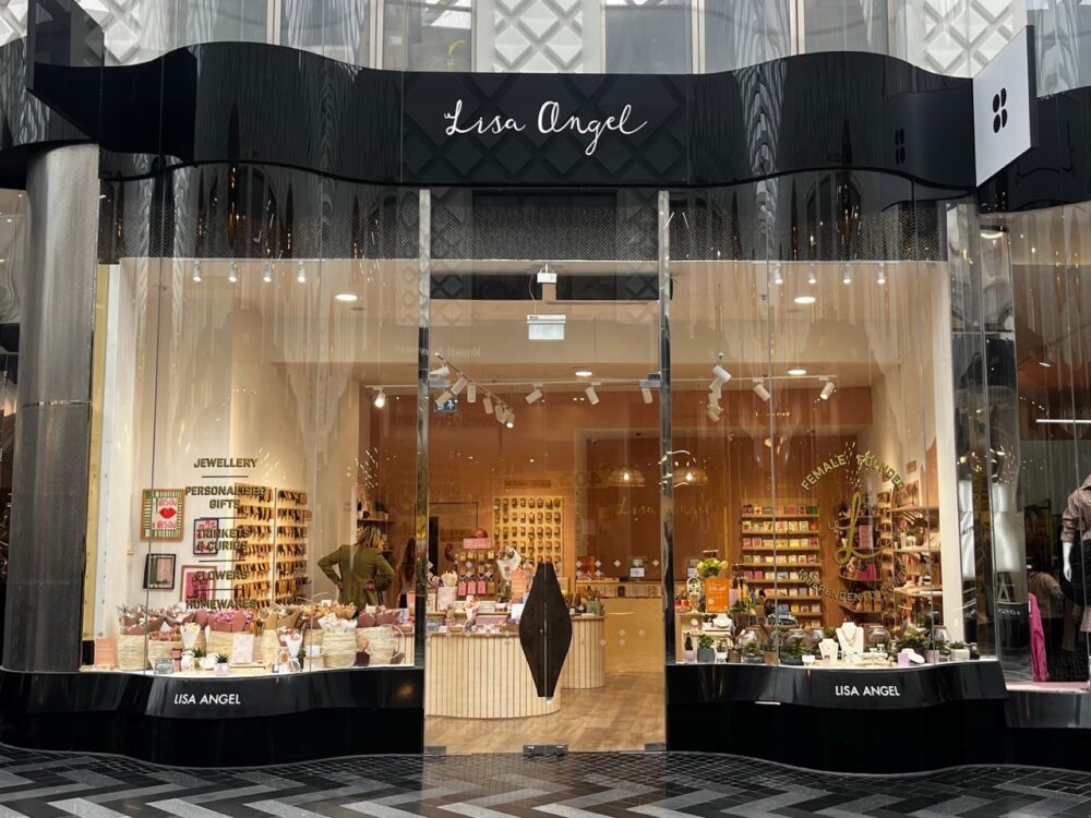 Lisa Angel exterior Victoria Leeds Large