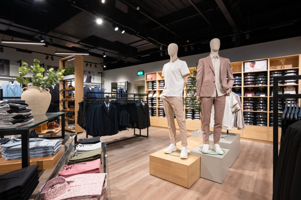 Suit Direct Cheshire Oaks 517 Large