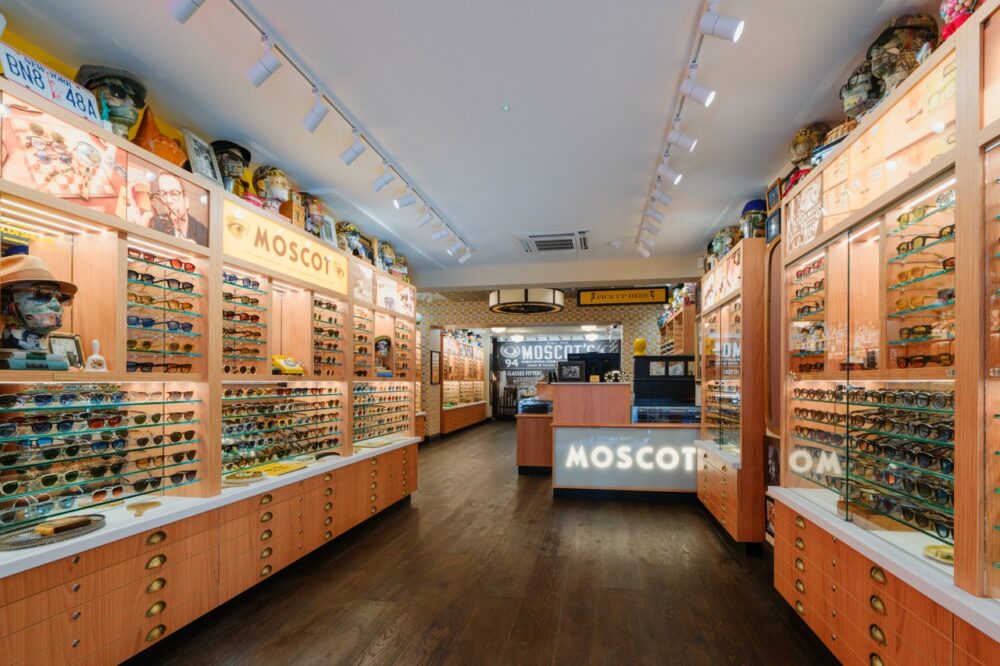 BK SHOP INTERIOR 02 Large