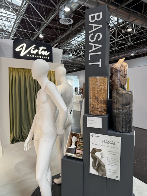 Virtu Mannequins Medium