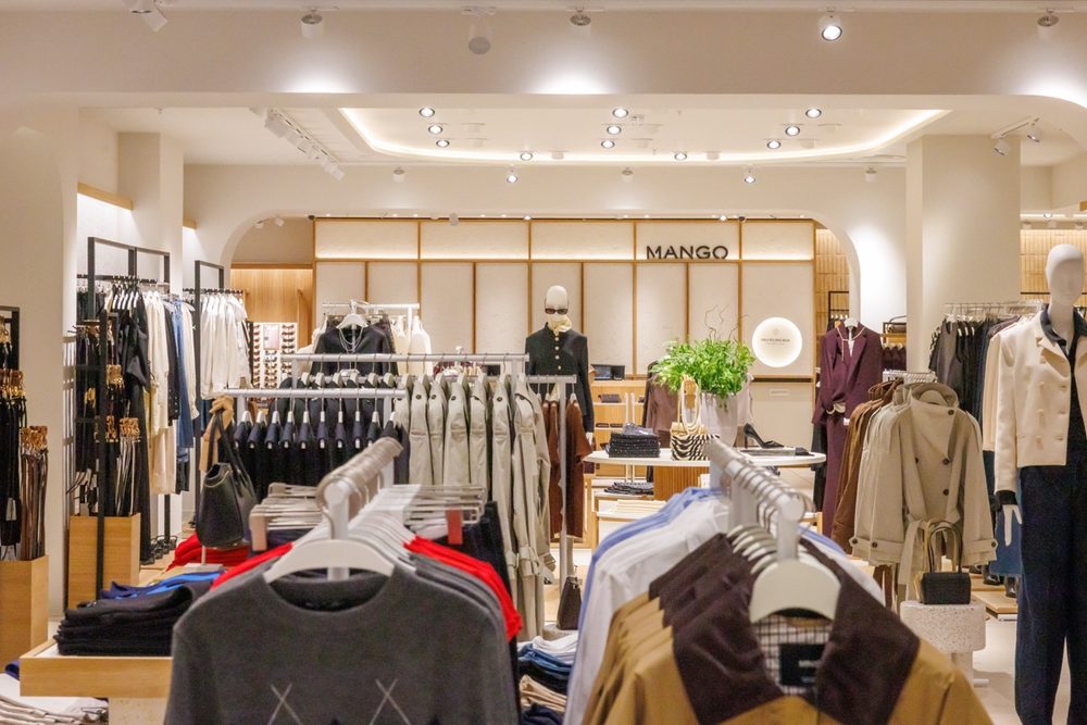 Mango Chester interior