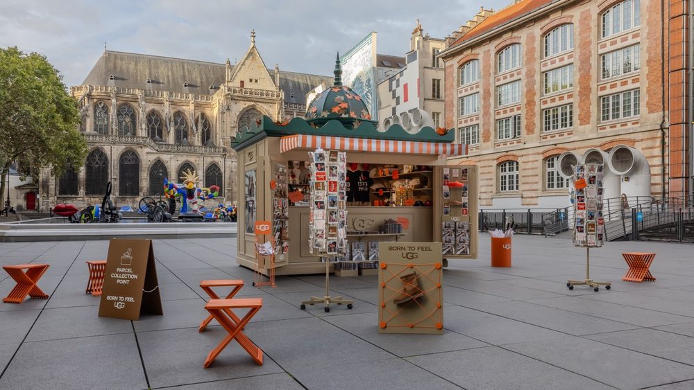 UGG Transforms Paris Kiosk for Fashion Week 1 3 16 9 Seen UGG PFW Paris TDM.Space HI RES Large