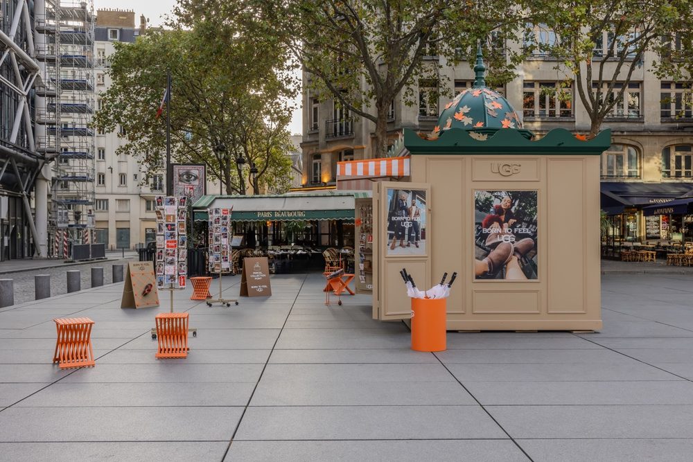 UGG Transforms Paris Kiosk for Fashion Week 5 5 Seen UGG PFW Paris TDM.Space HI RES Large